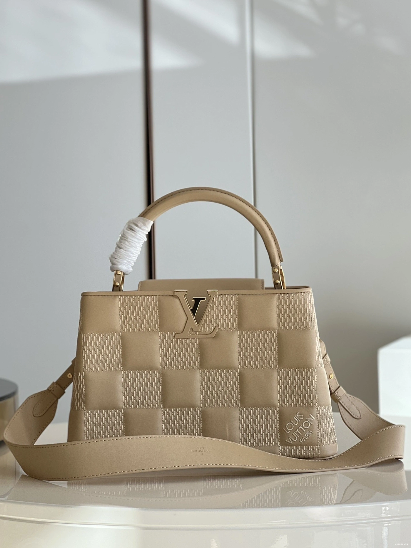VUITTON MM CAPUCINES LOUIS 0901